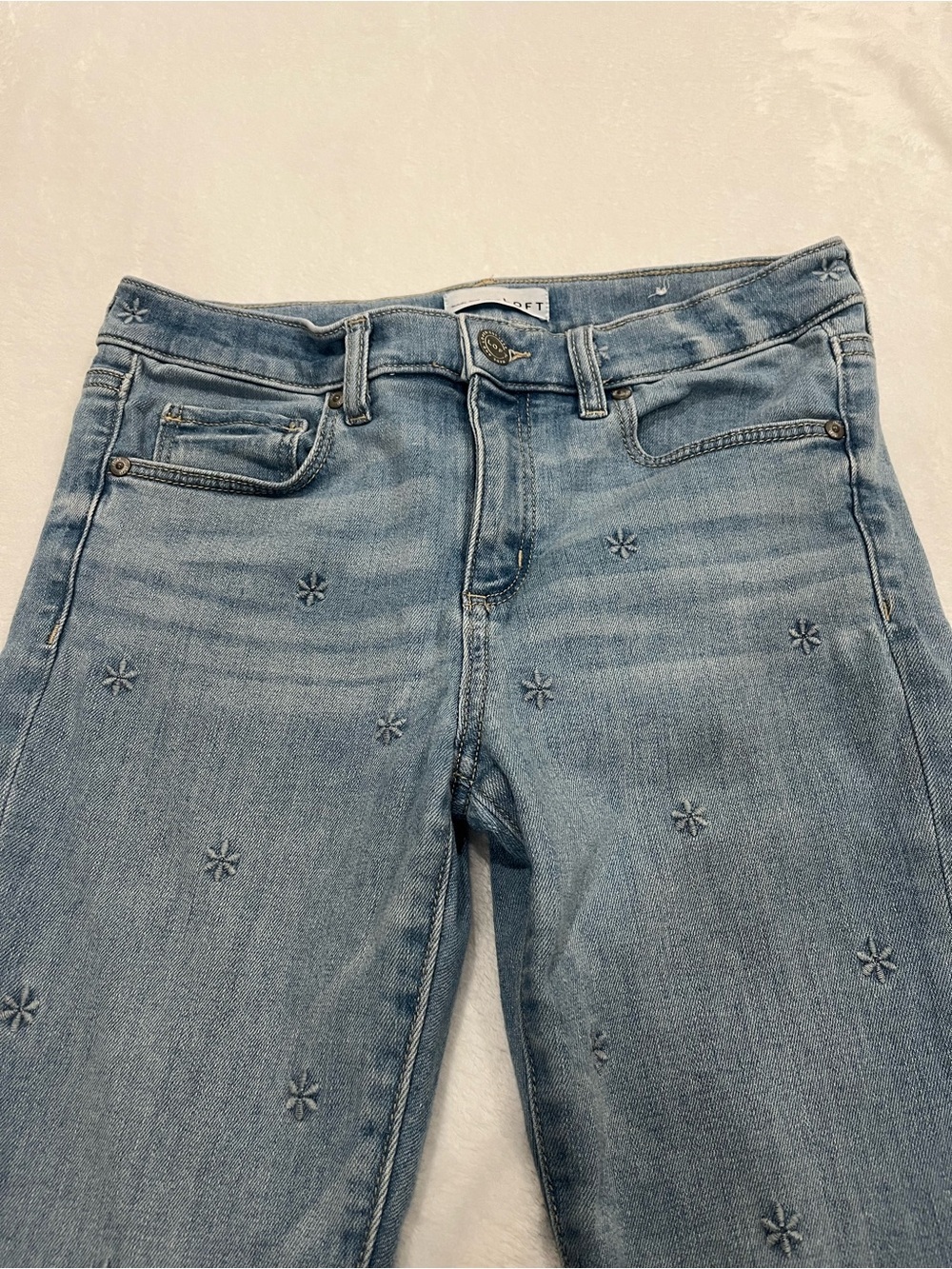 LOFT Modern Skinny Embroidered Jeans - Size 27/4 - Picture 2 of 10